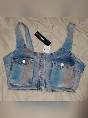 Fashion Nova Blue Washed Denim Button-Front Crop Top